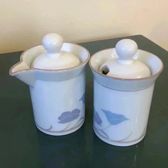 Dansk Tivoli belles flyers sugar and creamer set - Picture 1 of 5